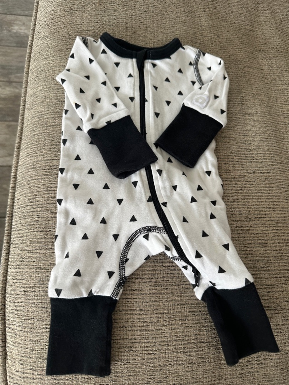 Boppy Black & White Triangle Print Baby Footie